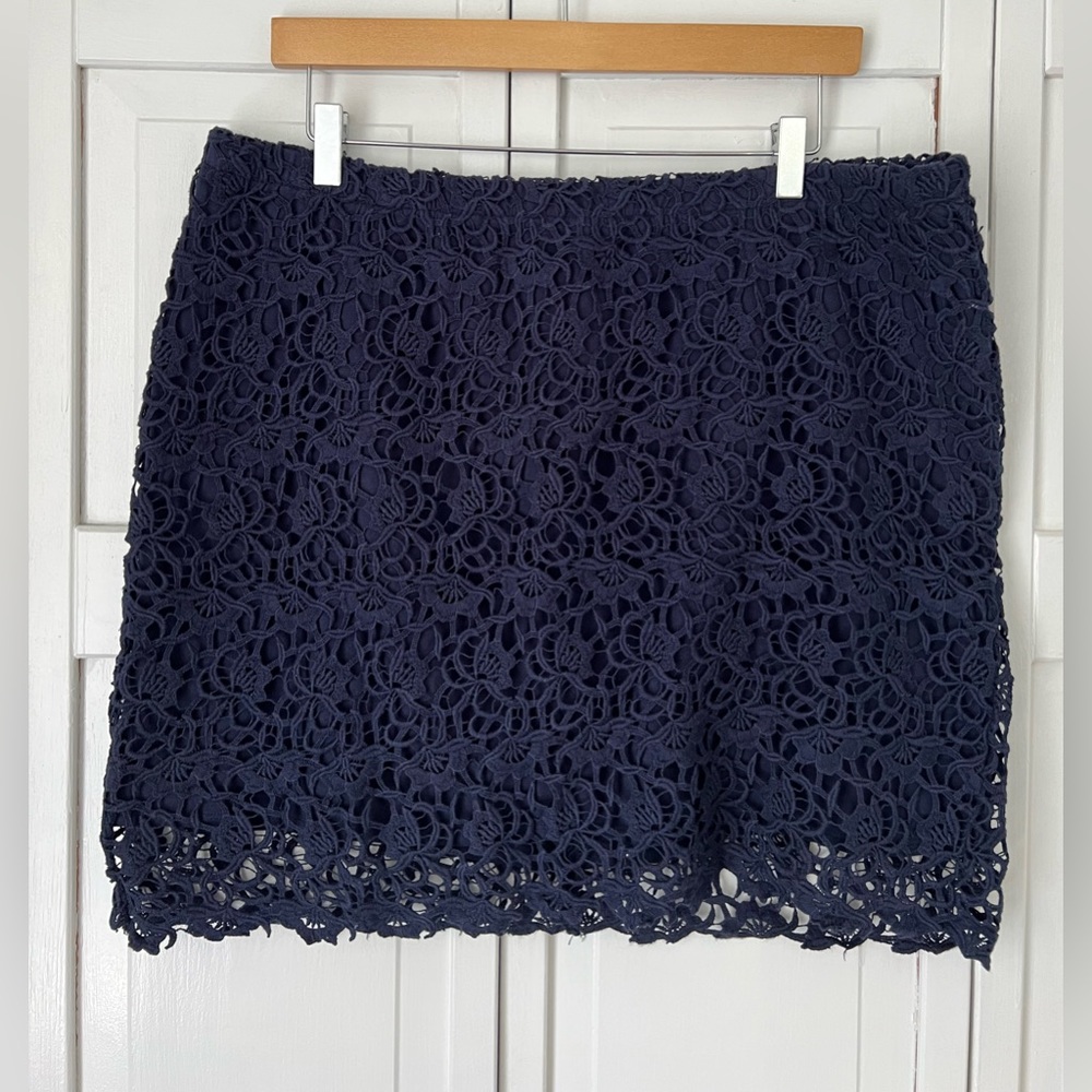 Willi Smith Navy Lace Skirt, size XL